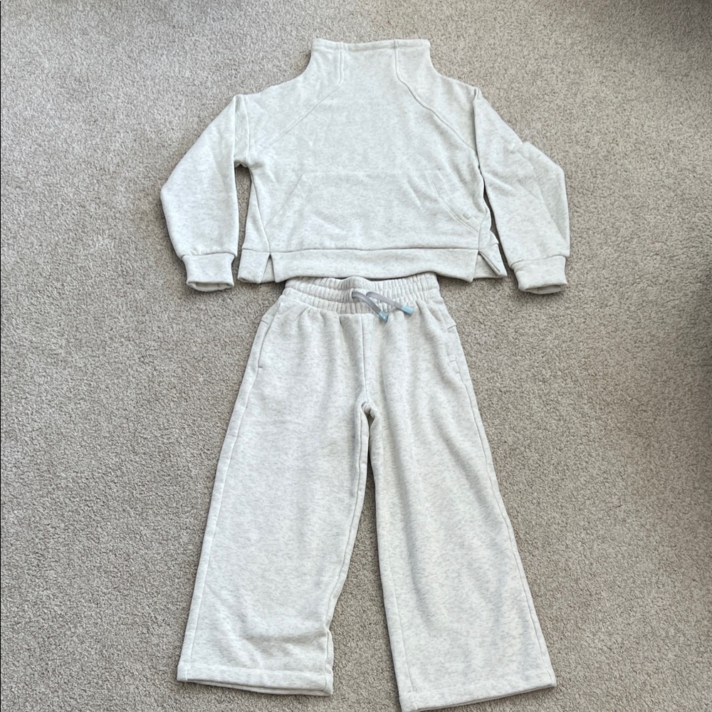 Athleta Kids Matching Set in Light Gray